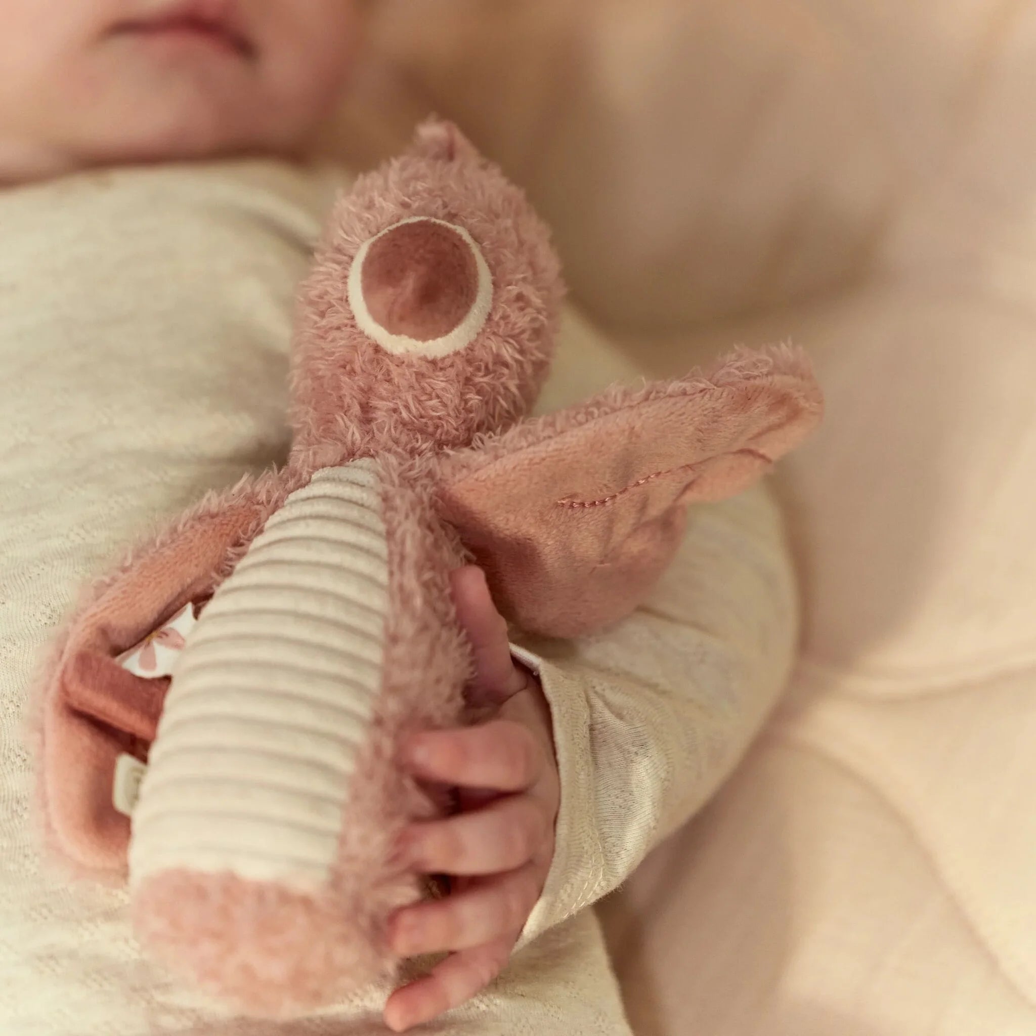 little dutch- Quetschrassel Flamingo - Pink Safari Friends